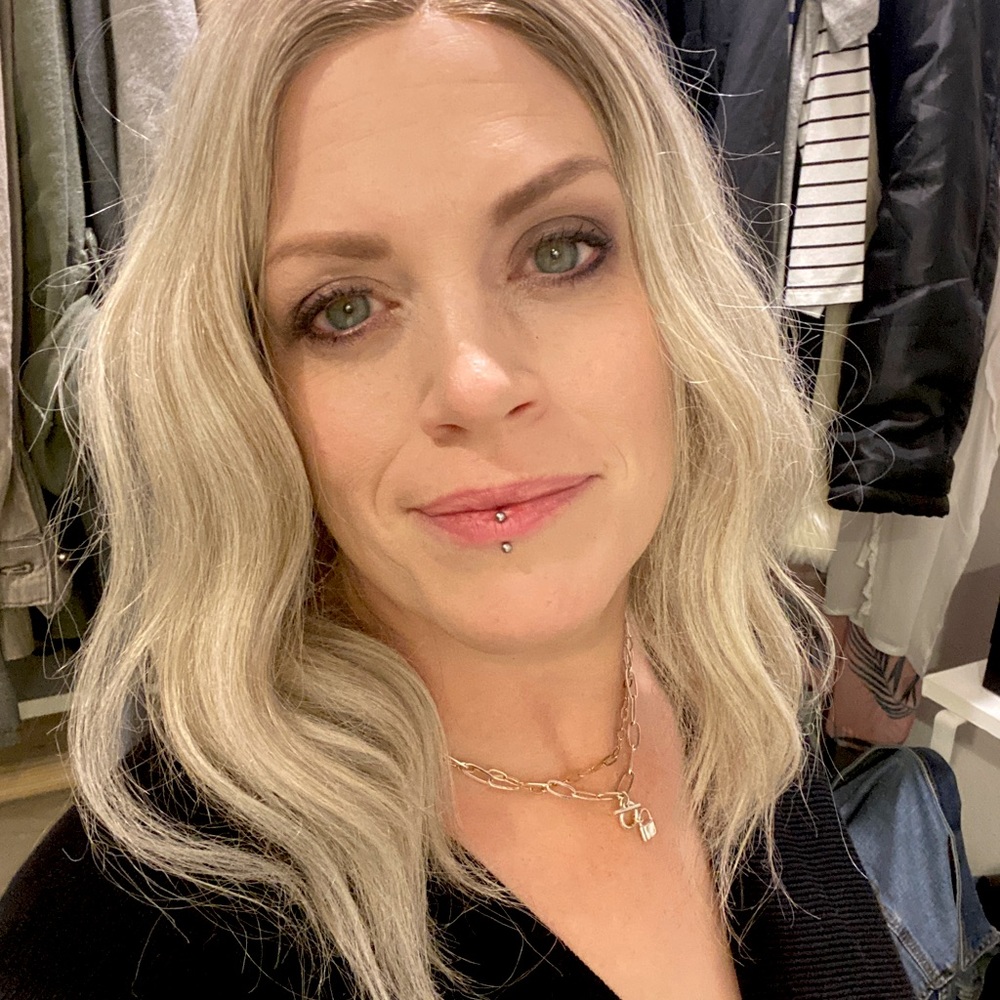 Meet your Posher, Rhiannon